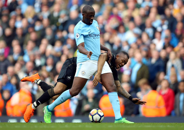 俱乐部正在 俱乐部正在